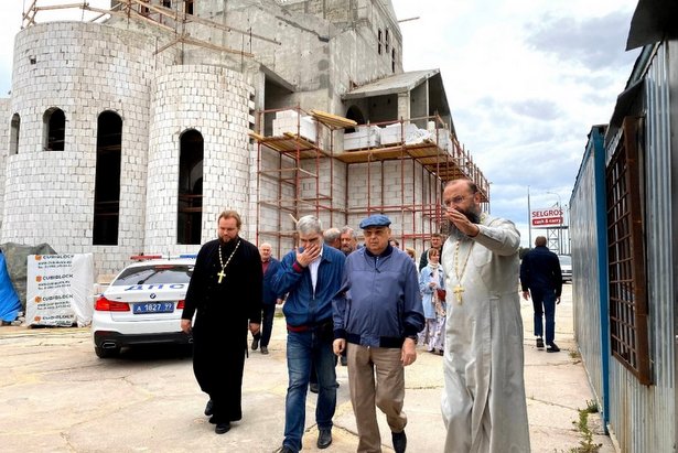 Контур строящегося здания храма на Георгиевском проспекте планируется закрыть до начала ноября