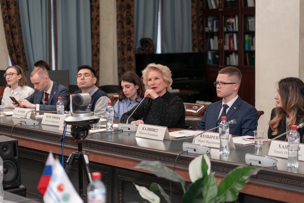 В Москве прошла выездная сессия молодежного форсайт-проекта «МежНацИнициатива»