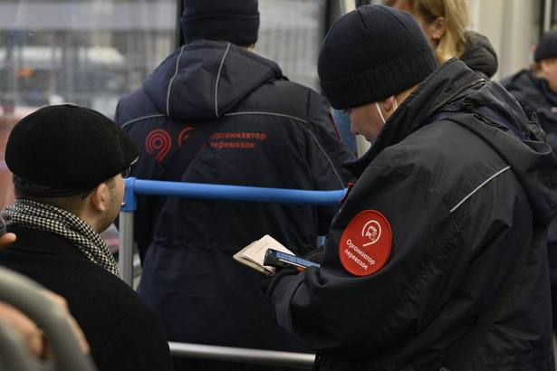 В автобусных маршрутах на севере Москвы выловили более 650 безбилетных пассажиров