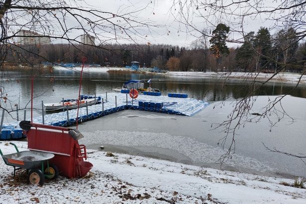 Для зимнего патрулирования Школьного озера будет использоваться судно на воздушной подушке «Змей»