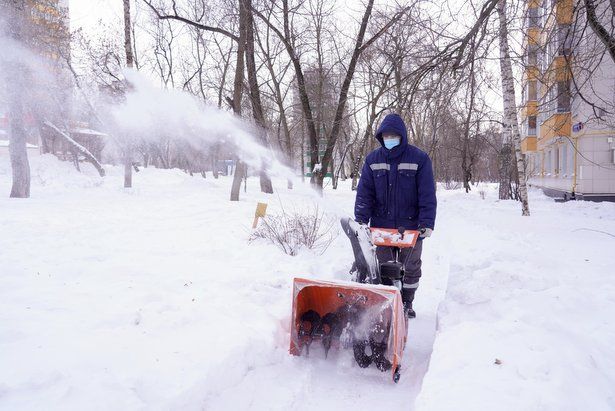 В зимний период для уборки города задействуют 200 единиц техники