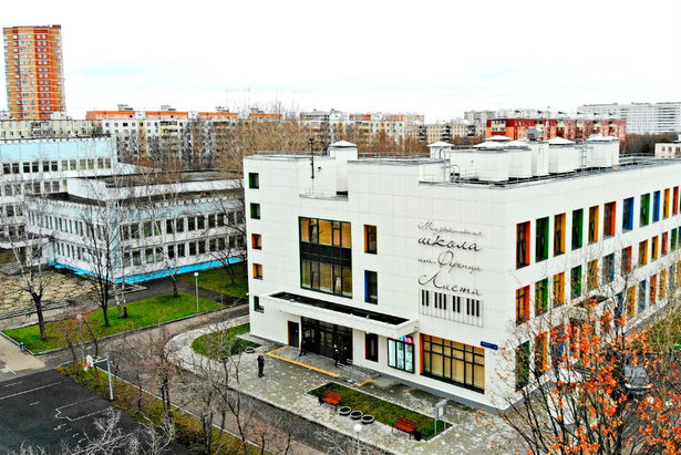 Собянин сообщил о планах модернизации детских школ искусств