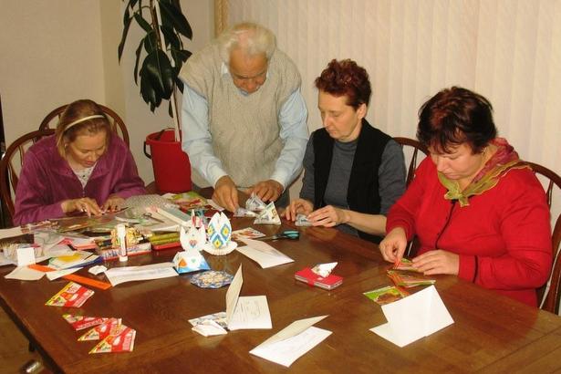 Ветераны и инвалиды Зеленограда освоили технику оригами