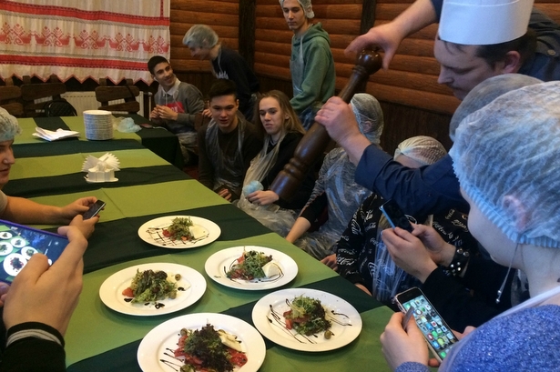 Студенты колледжа №50 в рамках экскурсии посетили ресторанный комплекс «Раздолье»