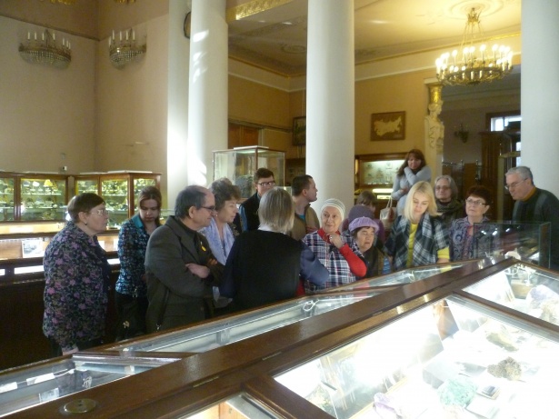 Жители Старого Крюково посетили Минералогический музей в Москве