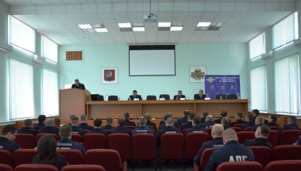 Грузовик сбил сотрудника ДПС в Подмосковье и протаранил «КамАЗ»