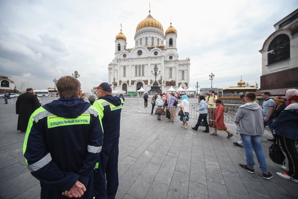 Для паломников к мощам святых Петра и Февронии в Москве заработала "горячая линия"