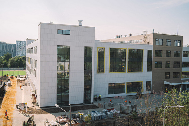 Собянин сообщил о скором открытии новой школы в Молжаниновском районе