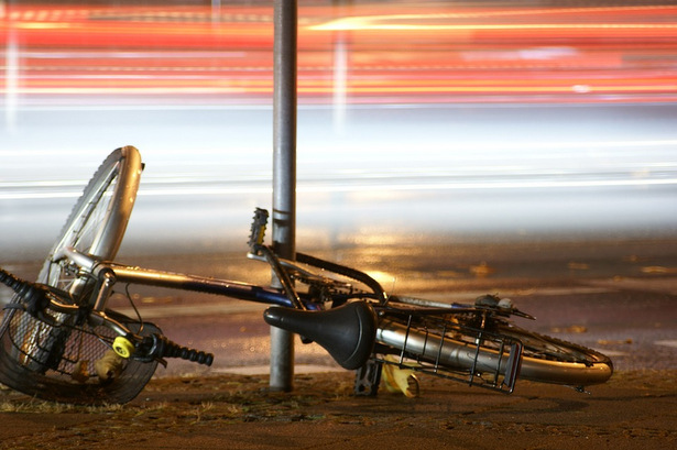 На улице Железнодорожной в 8-м микрорайоне Зеленограда водитель иномарки сбил велосипедиста