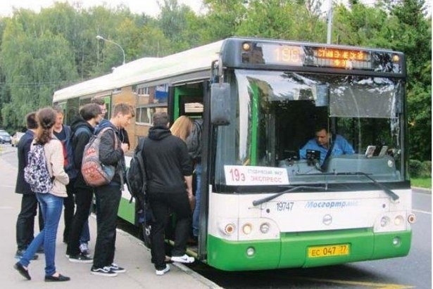 Зеленоградский студенческий автобус уходит на каникулы