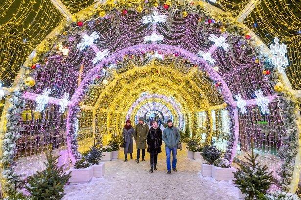 Бесплатные экскурсии по новогодней столице ожидают москвичей и гостей города