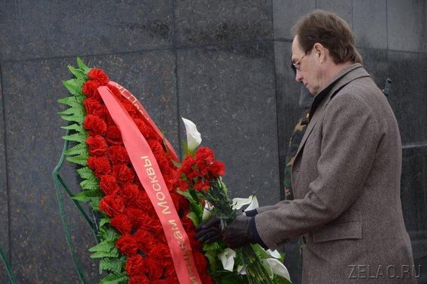 Зеленоградцы возложили цветы к воинским мемориалам