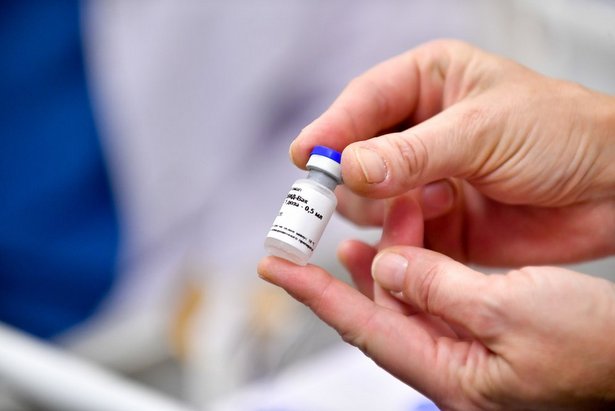 Собянин: вакцинация медиков от COVID-19 развернута в 11 поликлиниках