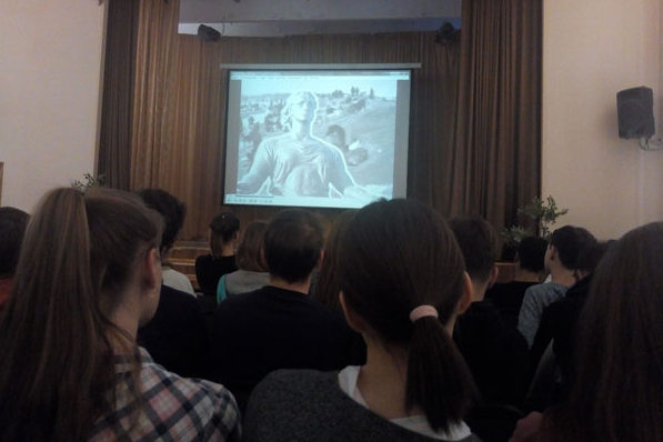 Школьники из Старого Крюково встретились с ветераном, пережившим блокаду в Ленинграде