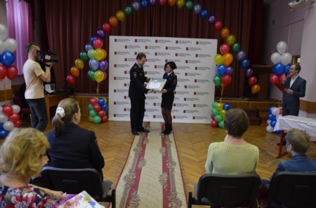 Зеленоградские гимназистки победили в московском конкурсе рисунков по безопасности дорожного движения