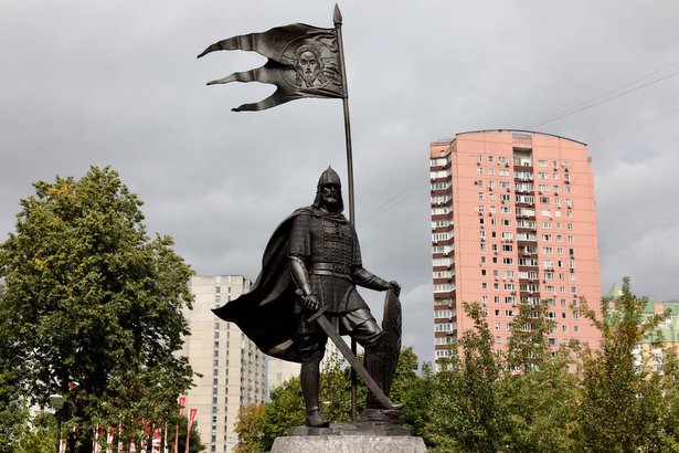 Лавров, Турчак и Попов открыли памятник  Александру Невскому на Западе Москвы