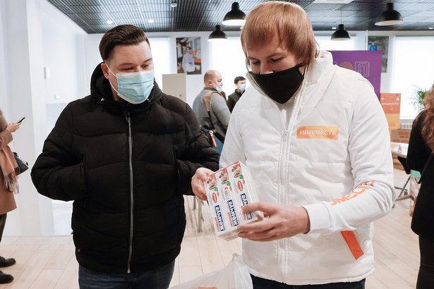 Благотворительные фонды Москвы подключились к сбору помощи для беженцев из Донбасса