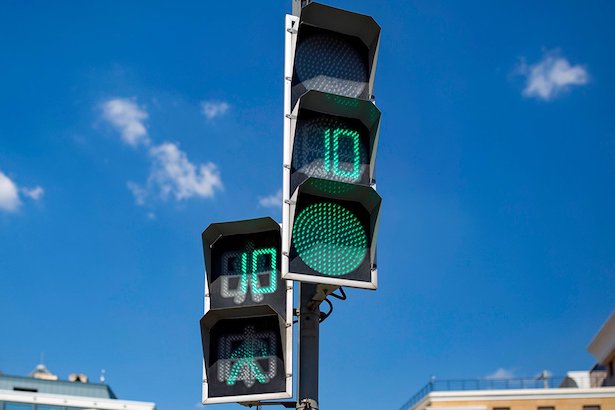В Москве запущен проект «Говорящий светофор»
