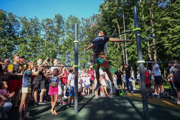 В парках Москвы созданы условия для занятий спортом