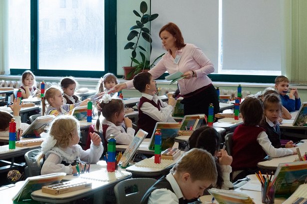 Собянин обсудил с педагогами работу сервиса «Учитель на замену»