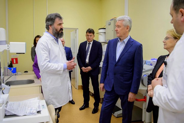 Собянин: Москва переходит на лучшие современные технологии лечения рака