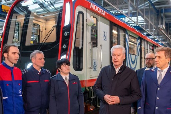 Собянин: Москва сформирует долгосрочный заказ на подвижной состав для общественного транспорта