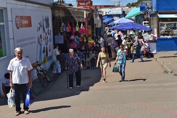 На Крюковском рынке задержана продавщица с поддельной медкнижкой