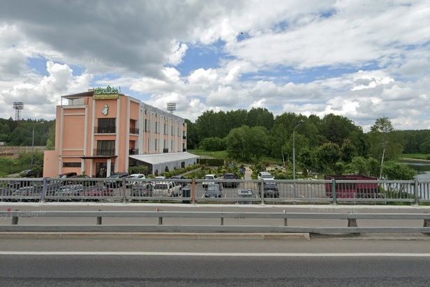 Ресторан «Дюшес» увеличит площадь летнего кафе на берегу Малого городского пруда