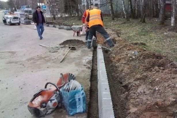 Во дворах Старого Крюково установили новые, закругленные бордюры