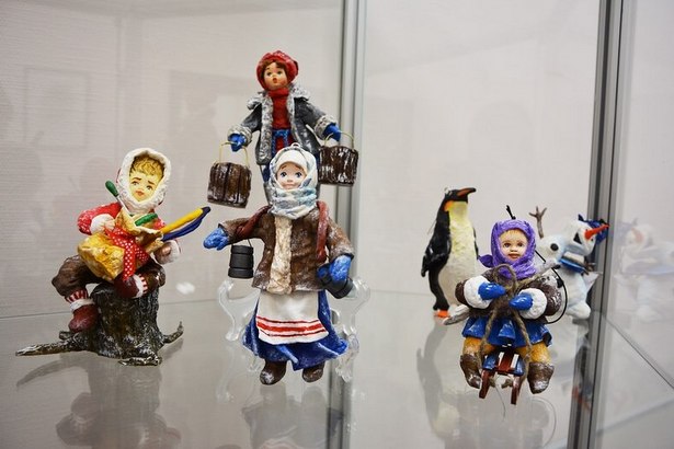 В «Творческом лицее» прошла выставка игрушек из ваты