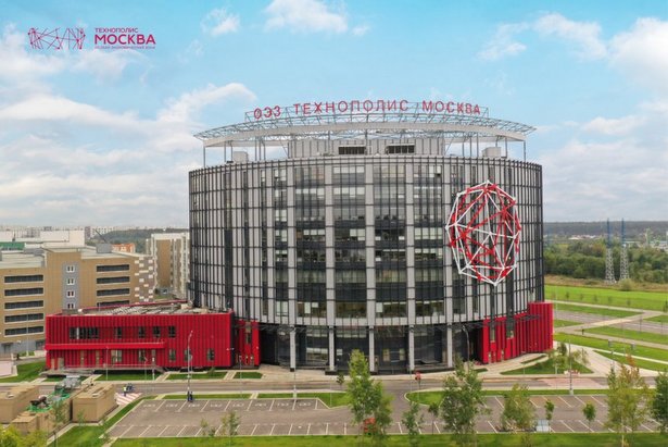Фасад «Технополис Москва» в Алабушево стал похож на кристаллическую решетку молекулы