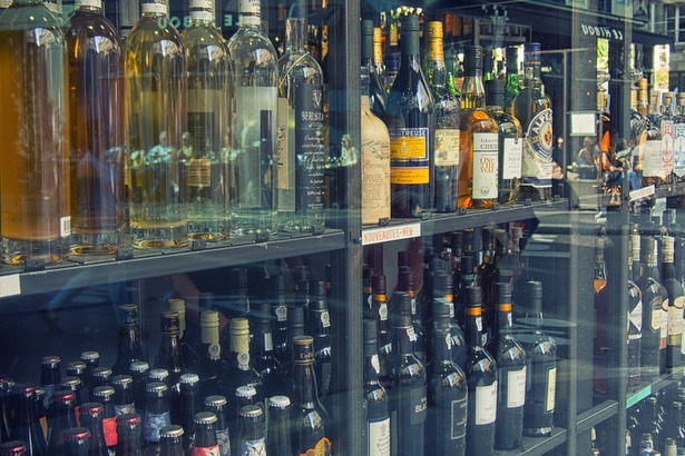 Продавец-кассир из Зеленограда осуждена за продажу алкоголя несовершеннолетнему