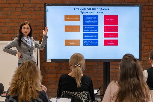 Более трёх тысяч выпускников Москвы трудоустроились с помощью центра «Моя работа» с 2020 года