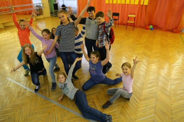 В Летнем досуговом центре Старого Крюково ребят обучают сценическому мастерству