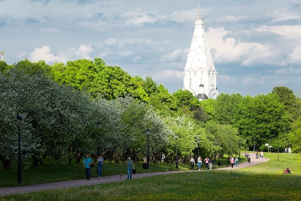 Бесплатные пешеходные экскурсии по паркам и усадьбам столицы в конце лета