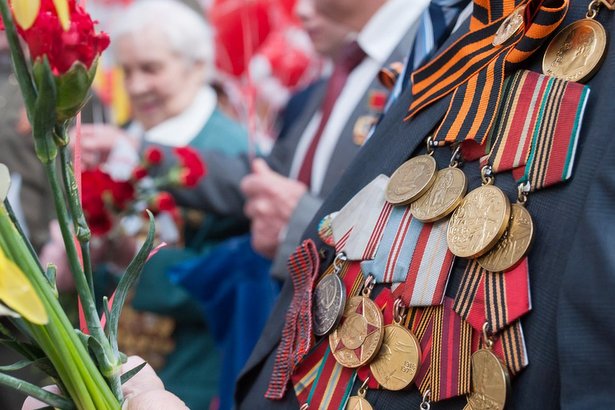 В Старом Крюково ветеранам ВОВ вручили 173 юбилейные медали