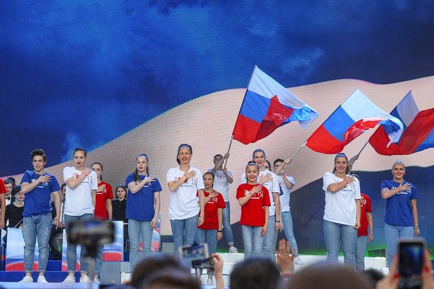 Масштабными празднествами отметит столица юбилей российского триколора