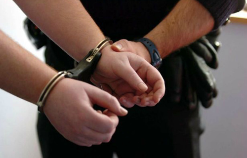 Сотрудники полиции по районам Силино и Старое Крюково задержали двух хранителей наркотиков