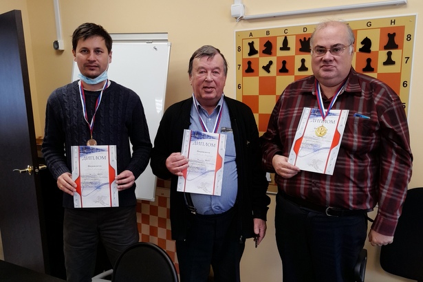 В шахматном клубе ГБУ «Славяне» прошел чемпионат Зеленограда по шашкам