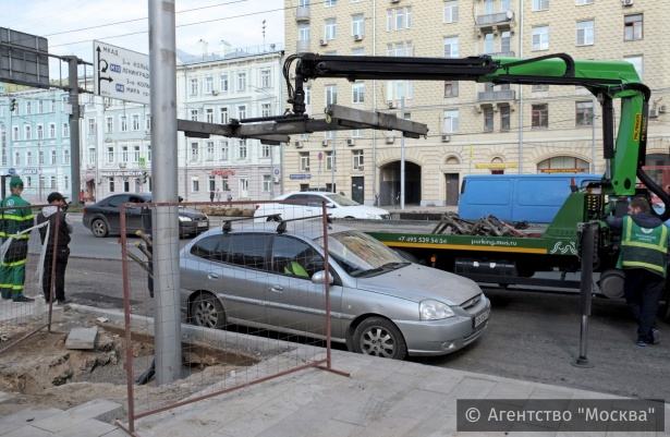 В Москве инициатива ЕР об отмене предоплаты эвакуации авто начнет действовать 24 июля