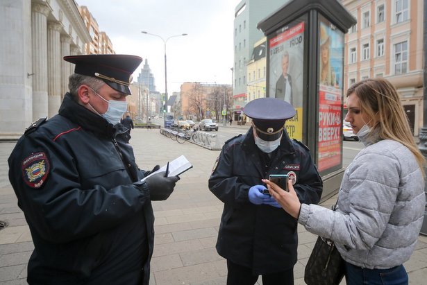 На праздничные майские дни в Москве усилены патрули сотрудников полиции