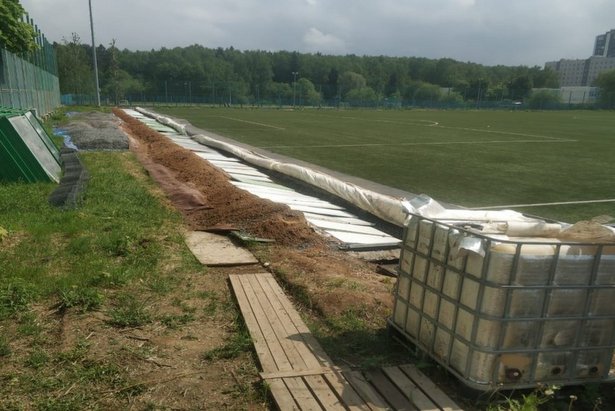 В Зеленограде продолжается реконструкция футбольного поля с инфраструктурой