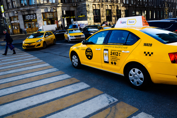 Uber и «Яндекс.Такси» объединяются в онлайн-заказах