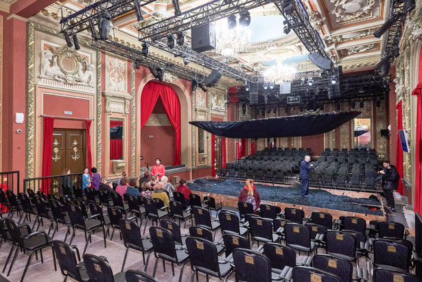 Собянин поздравил со Всемирным днем театра деятелей театрального искусства