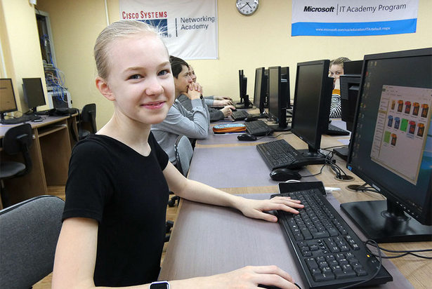 Центр Компьютерного Обучения  и Дополнительного Образования  приглашает школьников на бесплатные IT-уроки профориентации