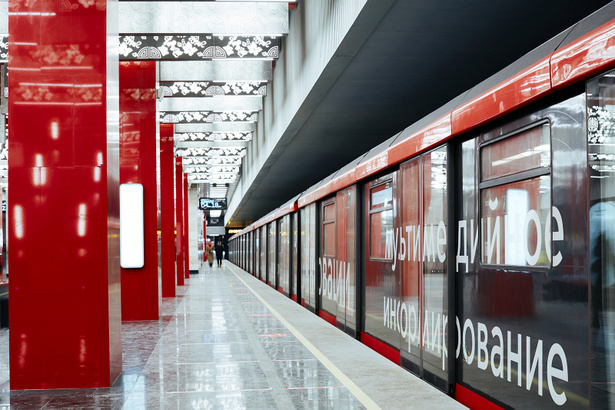 Собянин: С 12 до 71% выросла доля новых поездов в московском метро с 2010 года