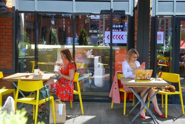 Ефимов опроверг информацию о падении выручки ресторанов на 80% из-за введения QR-кодов