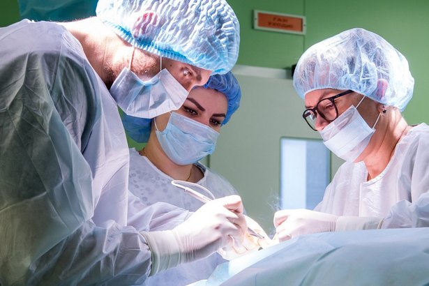 Московские хирурги провели уникальную операцию-пересадили ребенку печень и легкие