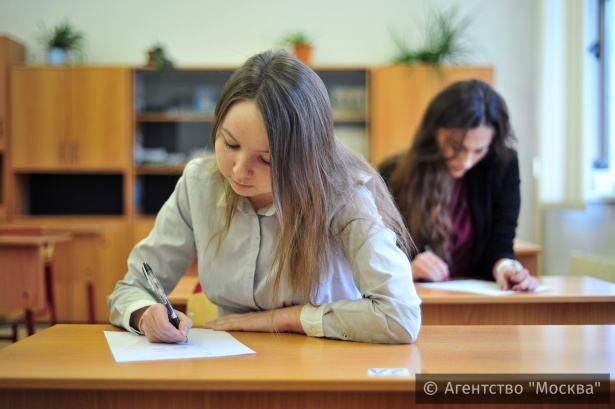 Московские  школьники одновременно с аттестатом могут получить свидетельство о квалификации по профессии