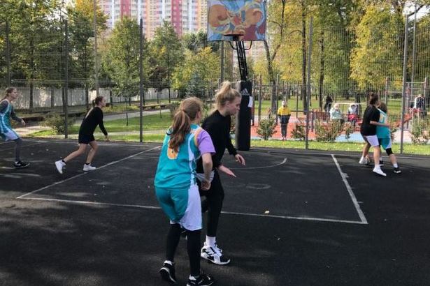 Юные баскетболистки школы 853 успешно выступили на городской Спартакиаде